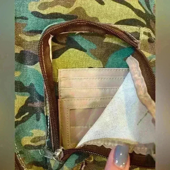 Union Bay Sling Pack - Picture 4 of 7